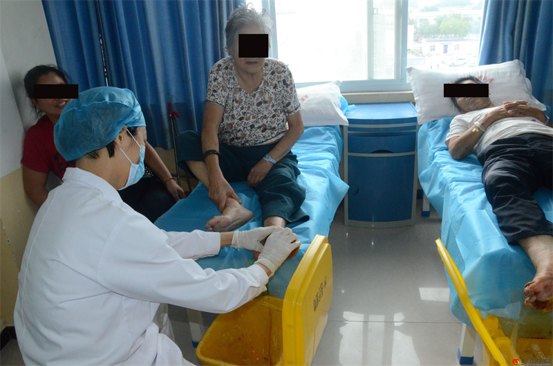 什么是糖尿病足潰瘍,可以避免截肢治療嗎?(圖1) 什么是糖尿病足潰瘍,可以避免截肢治療嗎?(圖1)