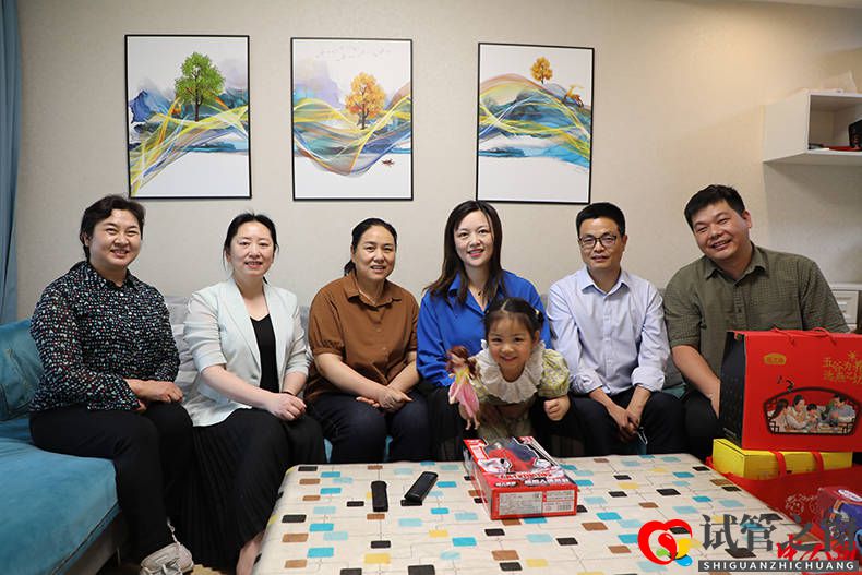 安徽醫科大學第一附屬醫院工會慰問援滬醫療隊困難隊員家屬(圖1) 安徽醫科大學第一附屬醫院工會慰問援滬醫療隊困難隊員家屬(圖1)