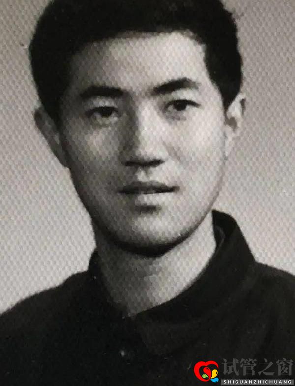 他是知名大導(dǎo)演,妻子為其3次試管取70顆卵子,今年近百歲成人生贏家(圖11) 他是知名大導(dǎo)演,妻子為其3次試管取70顆卵子,今年近百歲成人生贏家(圖11)