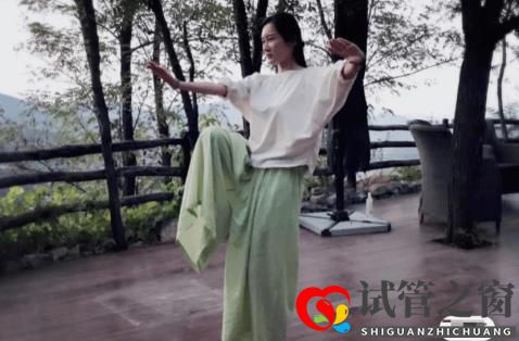 他是知名大導(dǎo)演,妻子為其3次試管取70顆卵子,今年近百歲成人生贏家(圖10) 他是知名大導(dǎo)演,妻子為其3次試管取70顆卵子,今年近百歲成人生贏家(圖10)