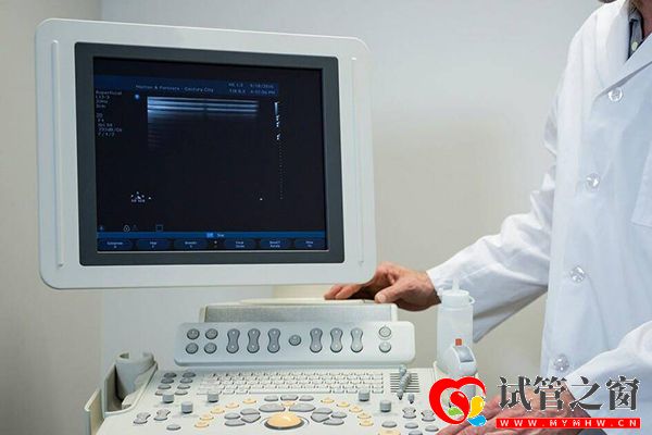 解讀試管移植一、二、三超檢查,按時(shí)過了二超也并非安全(圖1) 試管移植后超聲檢查胎兒發(fā)育情況