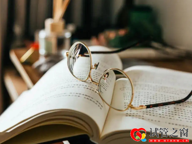 十個方法讓你走出抑郁不吃藥,走出抑郁的最佳方法(圖3) 閱讀可以減少抑郁情緒