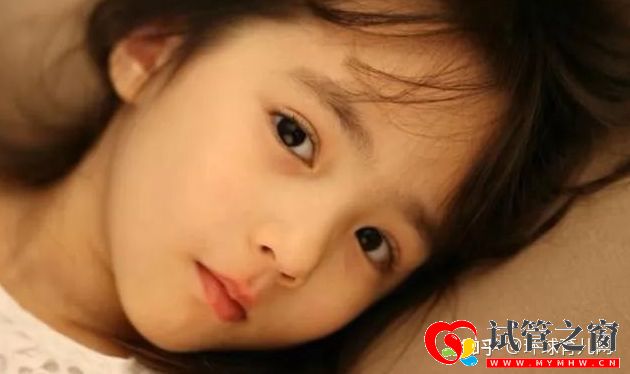 與其羨慕好看的混血寶寶,不如自己培養一個顏值高的(圖1)