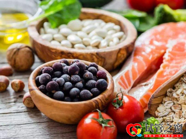 最快懷孕小竅門分享,10招讓你提高受孕“命中率”!(圖2) 備孕期飲食要均衡